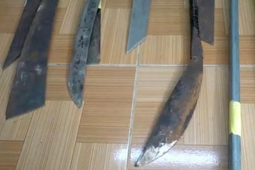 Chặn kịp thời hơn 20 thanh thiếu niên mang hung khí, bom xăng đi đánh nhau