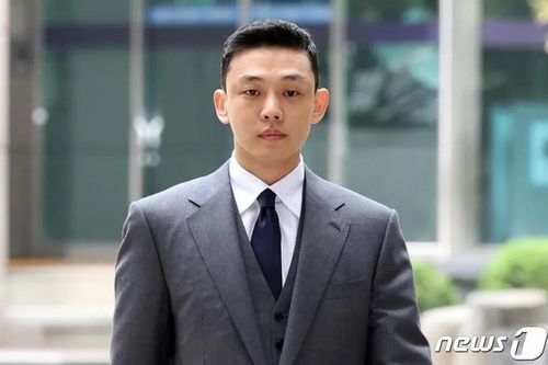 Sao Hàn 19/2: Yoo Ah In được trả tự do, con gái Lee Dong Gun xinh như búp bê