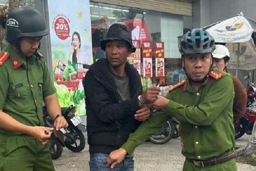 Bắt kẻ cầm dao rượt đuổi tài xế xe ôm ở Bến xe trung tâm Đà Nẵng