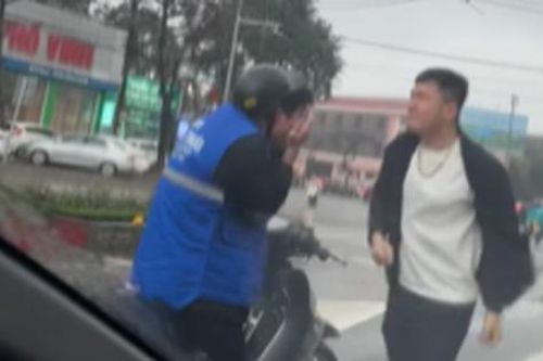 Lại thêm vụ người đàn ông dùng nắm đấm 'nói chuyện' vì va chạm khi tham gia giao thông
