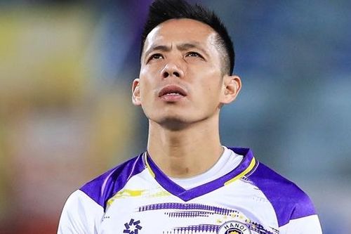 Đằng sau thương vụ lịch sử giữa Hà Nội FC và Văn Quyết