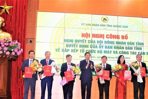 Quảng Nam: Công bố hàng loạt lãnh đạo chủ chốt các sở mới