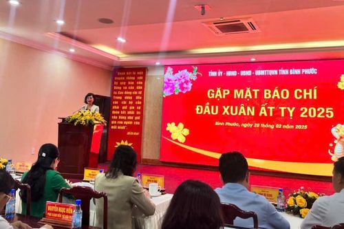 Lãnh đạo tỉnh Bình Phước gặp mặt cơ quan báo chí đầu Xuân Ất Tỵ