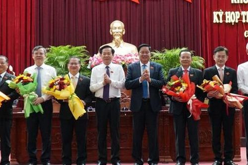 Đồng chí Trương Cảnh Tuyên, Trần Quốc Vũ được bầu giữ chức Chủ tịch, Phó Chủ tịch UBND TP Cần Thơ