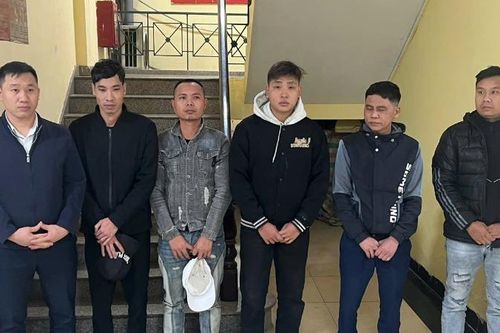 Tạm giữ hình sự nhóm tạt axit đánh ghen thuê với giá 200 triệu đồng