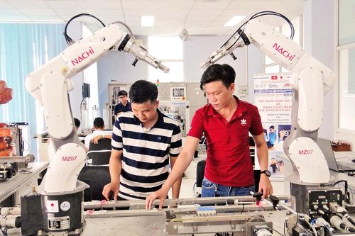 Tạo nguồn nhân lực đáp ứng yêu cầu của kinh tế tri thức