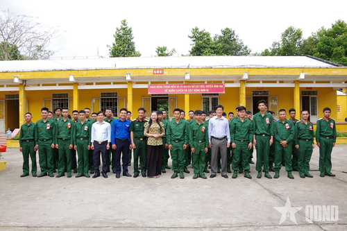 Một số lưu ý khi người thân đến thăm chiến sĩ mới