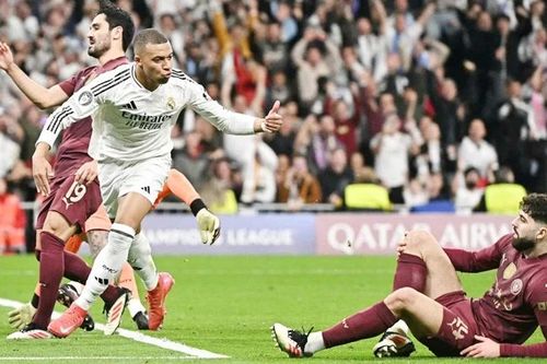 Man.City tiếp tục trượt dốc khi bị loại khỏi Champions League