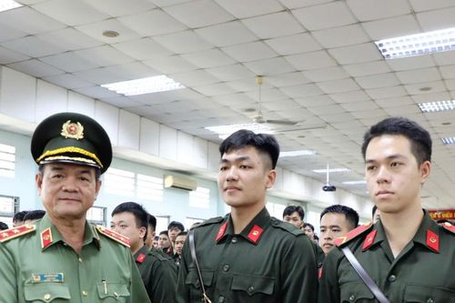 Khai giảng khóa huấn luyện cho 819 chiến sĩ nghĩa vụ năm 2025
