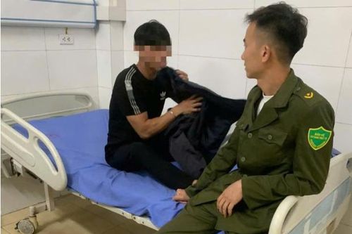 Ngăn chặn thanh niên định nhảy cầu vì mâu thuẫn tình cảm