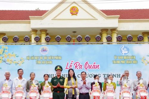 Hơn 1,5 tỷ đồng hỗ trợ người dân vùng biên giới An Giang