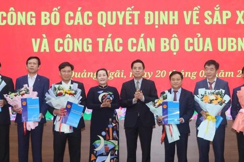 Quảng Ngãi bổ nhiệm 5 Giám đốc Sở sau khi hợp nhất các đơn vị