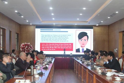 Nâng cao hiểu biết pháp luật về quản lý xuất nhập cảnh