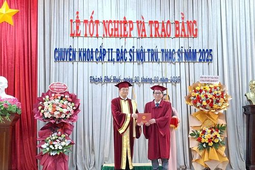 Trường Đại học Y – Dược, Đại học Huế trao bằng CK cấp II, cao học, BS nội trú
