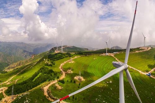 Trung Quốc đầu tư gần 1000 tỷ USD vào năng lượng sạch trong năm 2024