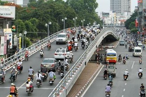 Hà Nội giảm ùn tắc giao thông bằng cầu vượt nhẹ