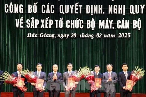 Bắc Giang bổ nhiệm 6 Giám đốc Sở và Chánh Văn phòng UBND tỉnh