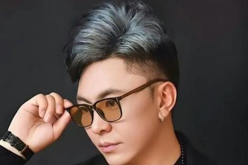 Nam ca sĩ qua đời ở tuổi 39