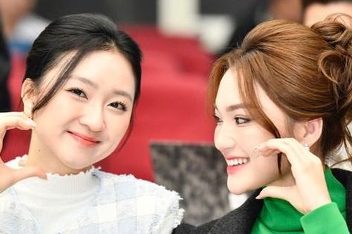 Dàn người đẹp Hoa hậu Việt Nam tại họp báo Giải thưởng Gương mặt trẻ Việt Nam tiêu biểu