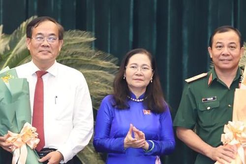 Tướng quân đội làm Ủy viên UBND TPHCM