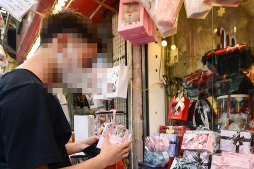 Cô gái Hà Nội cầu cứu bác sĩ sau món quà Valentine của bạn trai
