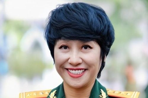 NSND được phong Đại tá ở tuổi 42, trở thành 'nữ tướng' trên sân khấu là ai?