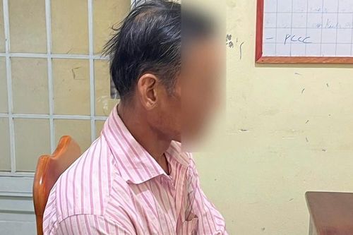 Đi nhậu về bóp cổ vợ, người đàn ông bị phạt 7,5 triệu đồng