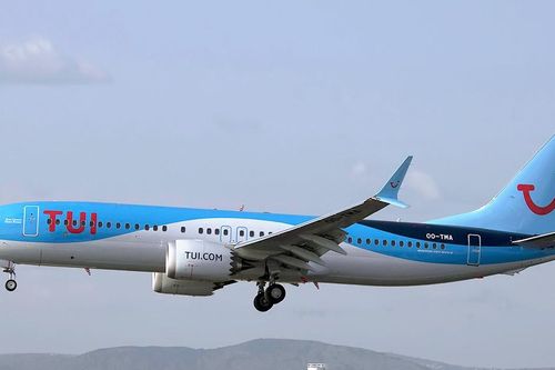 Phi cơ gần hết nhiên liệu vẫn bị sân bay từ chối cho hạ cánh