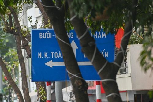 Bộ GTVT ra công điện khẩn dẹp 'loạn' biển báo giao thông