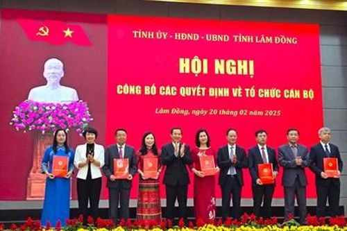 Lâm Đồng: Bổ nhiệm 6 Giám đốc, 24 Phó giám đốc Sở