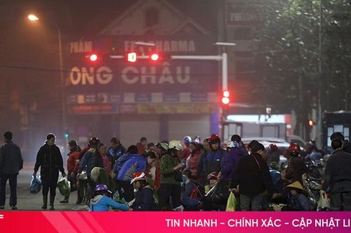 Tái diễn tình trạng lấn chiếm lòng lề đường để buôn bán ở đường Hà Tôn Mục