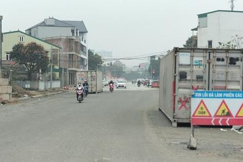 Dự án giao thông giữa lòng thành phố nhiều lần gia hạn vẫn chưa thể hoàn thành