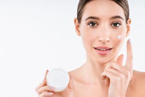 Mẹo vặt giúp làn da luôn căng mướt trong tiết trời nồm ẩm