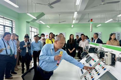 Center of Excellence: Bệ phóng cho 45.000 kỹ sư tương lai