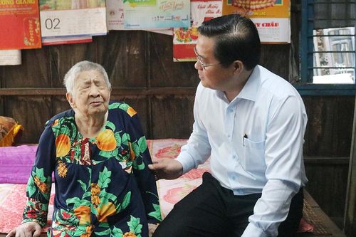Trao tặng tin yêu