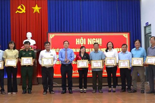 Tân Châu công bố quyết định thành lập các tổ chức cơ sở Đảng