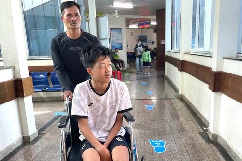 Đức Cơ: 2 nam sinh lớp 10 bị đánh nhập viện sau trận bóng đá