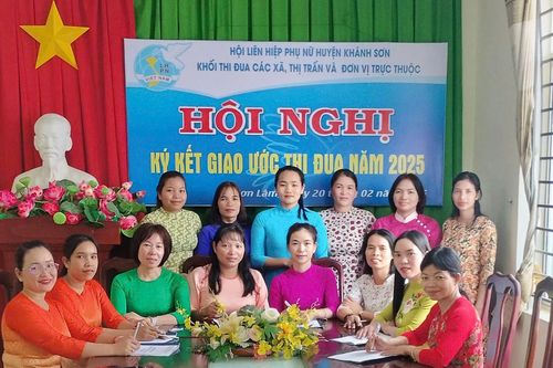 Hội Liên hiệp Phụ nữ huyện Khánh Sơn: Ký kết giao ước thi đua năm 2025 và tham quan học tập mô hình kinh tế