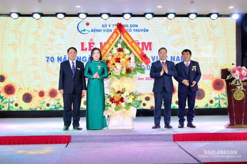 Bệnh viện Y học cổ truyền tỉnh kỷ niệm 70 năm ngày Thầy thuốc Việt Nam