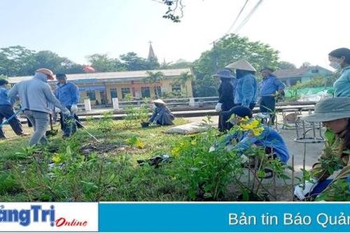 Phụ nữ Quảng Trị tích cực phối hợp thực hiện công tác đảm bảo trật tự an toàn giao thông