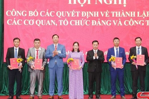 Quỳnh Nhai công bố các quyết định về thành lập, hợp nhất các cơ quan, tổ chức đảng