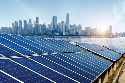 Năng lượng sạch đóng góp kỷ lục 10% vào GDP của Trung Quốc năm 2024