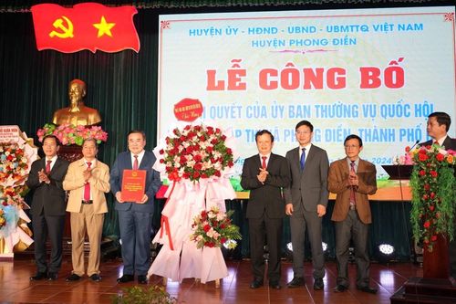 Huyện Phong Điền: Trở thành thị xã Phong Điền thuộc thành phố Huế