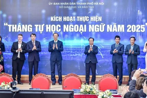 Hà Nội: Kích hoạt 'Tháng tự học ngoại ngữ' trong trường học
