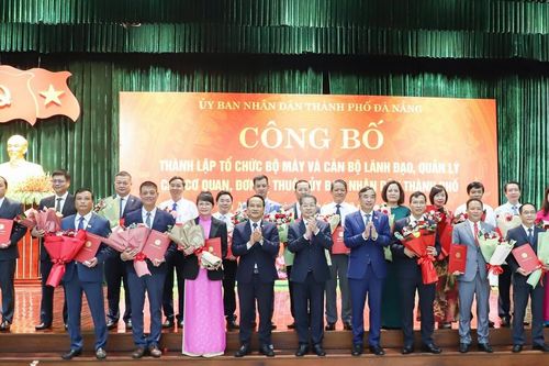 Đà Nẵng công bố các quyết định về sắp xếp tổ chức bộ máy và công tác cán bộ