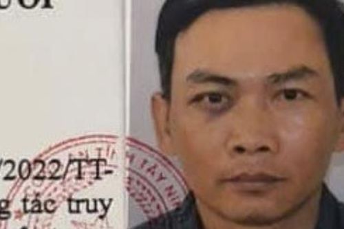 Truy tìm đối tượng liên quan vụ án tổ chức đánh bạc mùng 2 Tết