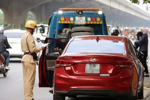 Hà Nội: Ghi hình xử lý xe dừng, đỗ sai quy định