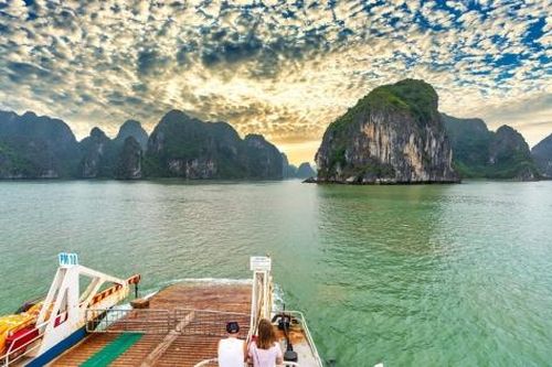 Giao thông thuận lợi, du lịch Cát Bà được 'đánh thức'