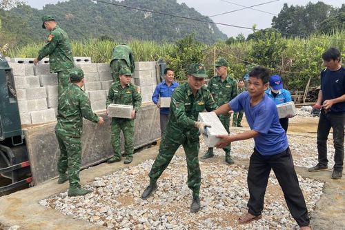 Đồn Biên phòng Cửa khẩu Quốc tế Tà Lùng làm tốt công tác vận động quần chúng