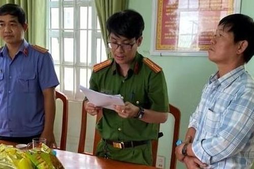 Chủ cửa hàng xe máy làm giả giấy tờ mua trả góp, chiếm đoạt hơn 10 tỷ đồng